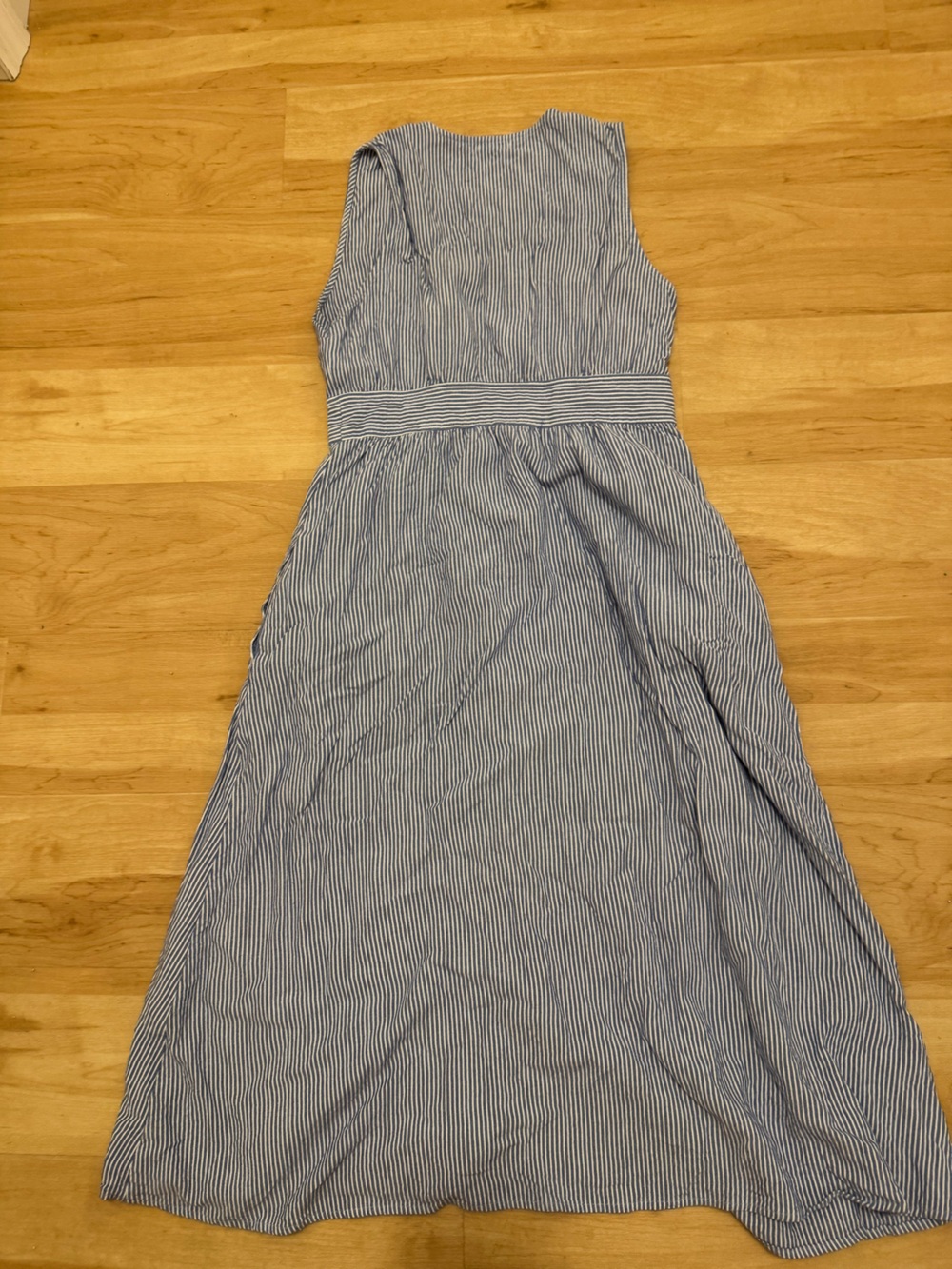 Kimchi Blu Michi Low V Striped Blue and White Midi Dress with Buttons Size 4 - Picture 2 of 6